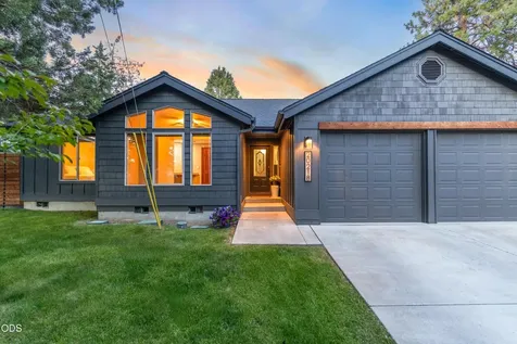 20218 Archie Briggs Road Bend OR 97703