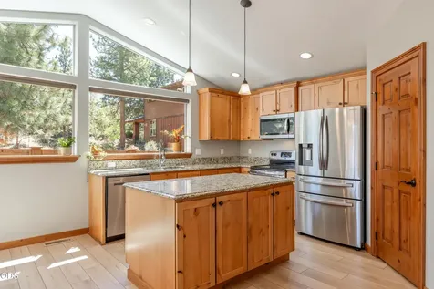 20218 Archie Briggs Road Bend OR 97703