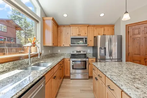 20218 Archie Briggs Road Bend OR 97703