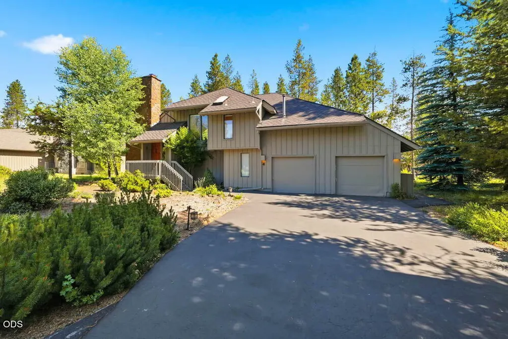 57715 Poplar Loop Sunriver OR 97707