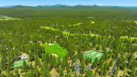 57715 Poplar Loop Sunriver OR 97707