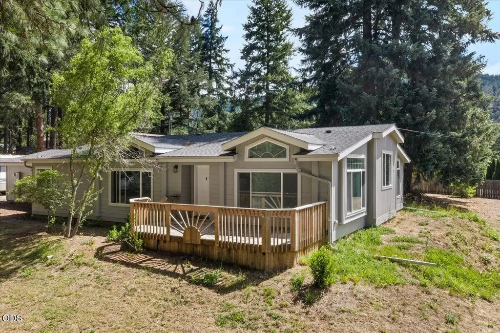 261 Old Booth Lane Glendale OR 97442