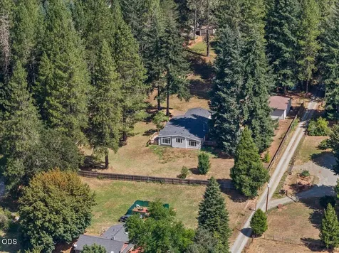 261 Old Booth Lane Glendale OR 97442