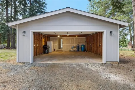 261 Old Booth Lane Glendale OR 97442