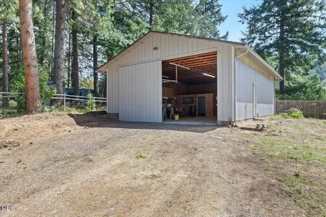 261 Old Booth Lane Glendale OR 97442