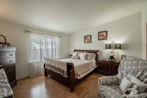 1570 S Peach Medford OR 97501
