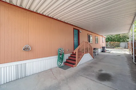 1570 S Peach Medford OR 97501