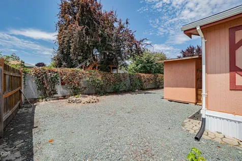 1570 S Peach Medford OR 97501