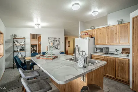 1570 S Peach Medford OR 97501