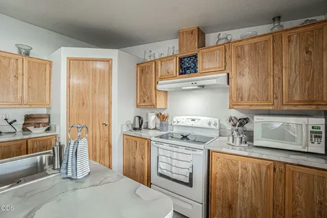 1570 S Peach Medford OR 97501