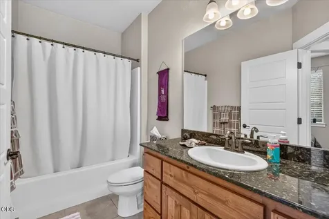 503 Antilles Lane Medford OR 97501