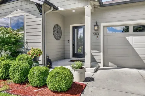 503 Antilles Lane Medford OR 97501