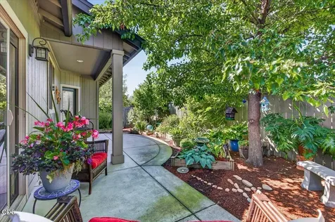 503 Antilles Lane Medford OR 97501