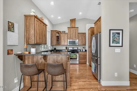 503 Antilles Lane Medford OR 97501