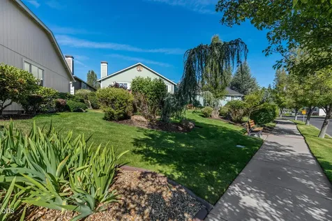 3633 SW 29th Street Redmond OR 97756