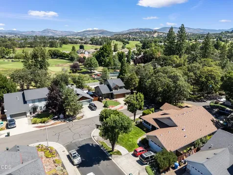 677 Cedar Wood Drive Eagle Point OR 97524