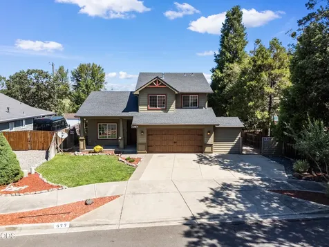 677 Cedar Wood Drive Eagle Point OR 97524
