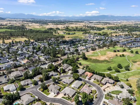 677 Cedar Wood Drive Eagle Point OR 97524