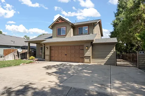 677 Cedar Wood Drive Eagle Point OR 97524