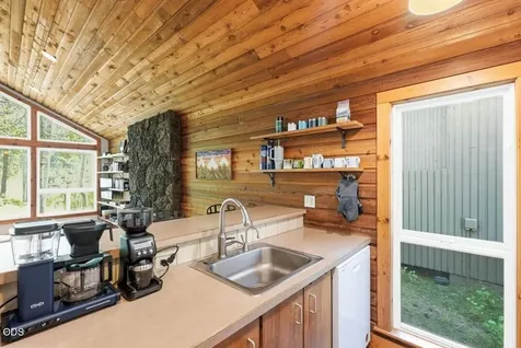 13569 Valerian Black Butte Ranch OR 97759