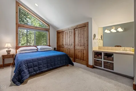 13569 Valerian Black Butte Ranch OR 97759