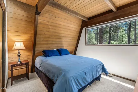 57165 Mink Lane Sunriver OR 97707