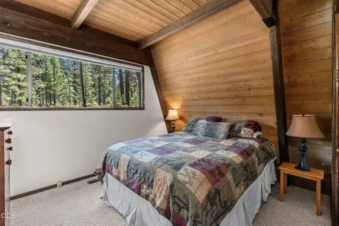 57165 Mink Lane Sunriver OR 97707