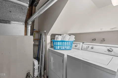 57165 Mink Lane Sunriver OR 97707