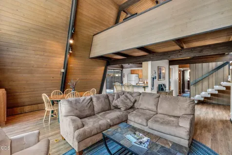 57165 Mink Lane Sunriver OR 97707