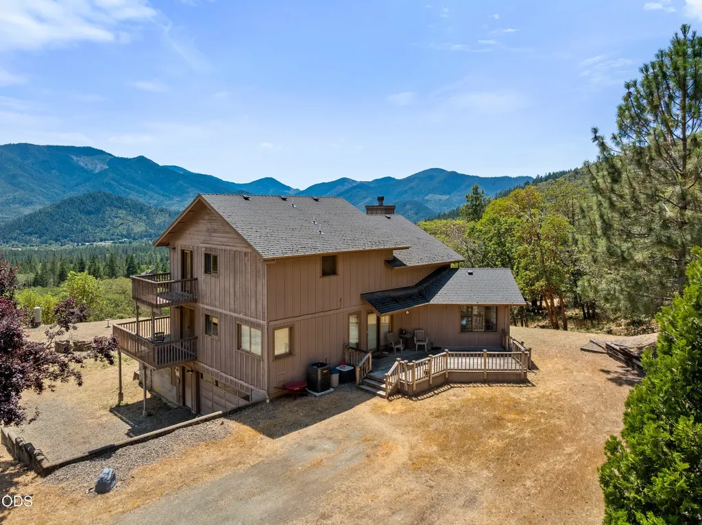 919 Scott Drive Grants Pass OR 97527