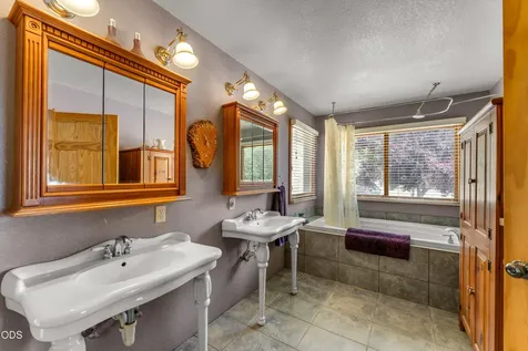 919 Scott Drive Grants Pass OR 97527