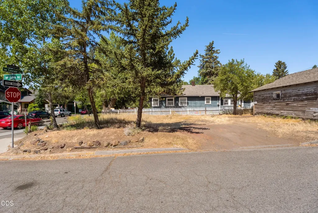 NW Lava Road Bend OR 97703