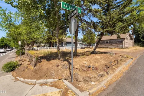 NW Lava Road Bend OR 97703