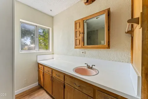1711 SW J Street Grants Pass OR 97526