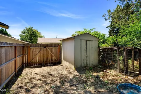 1711 SW J Street Grants Pass OR 97526