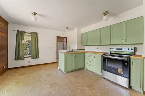 1711 SW J Street Grants Pass OR 97526
