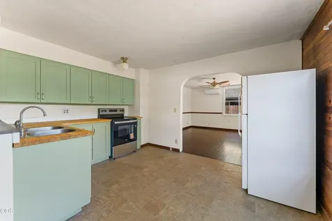 1711 SW J Street Grants Pass OR 97526