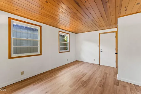 1711 SW J Street Grants Pass OR 97526