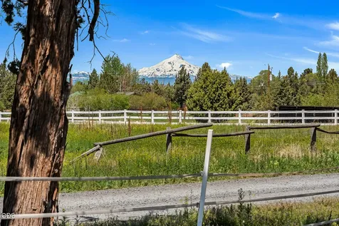 63510 Gentry Loop Bend OR 97701