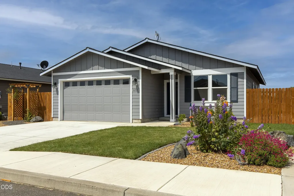 633 Patriot Drive Metolius OR 97741
