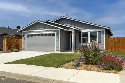 633 Patriot Drive Metolius OR 97741