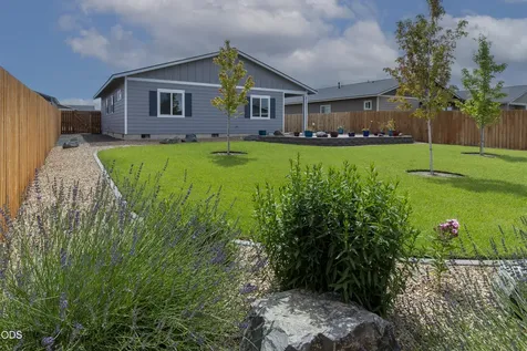 633 Patriot Drive Metolius OR 97741