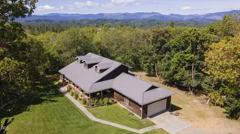 343 High Ridge Terrace Grants Pass OR 97526