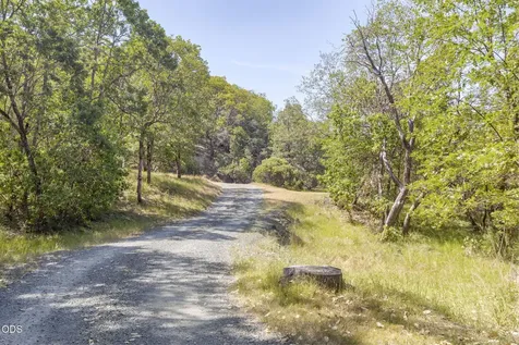 343 High Ridge Terrace Grants Pass OR 97526