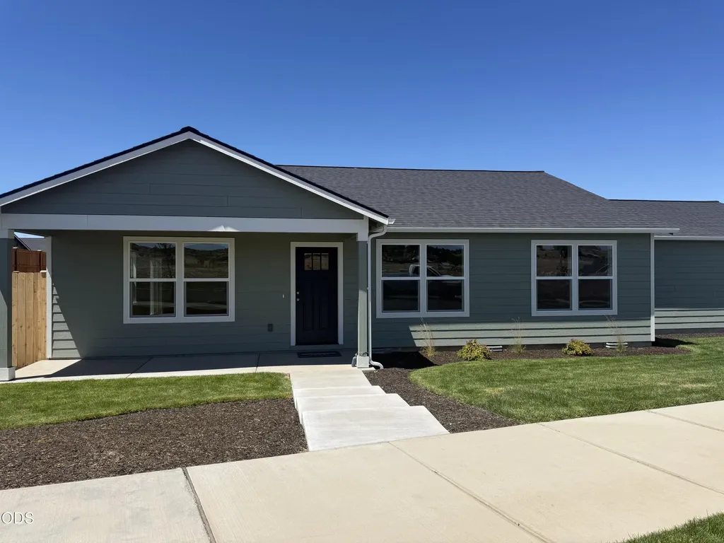 651 NE Mitchell Street Madras OR 97741