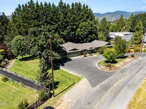 686 Towne Street Grants Pass OR 97527