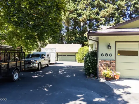 686 Towne Street Grants Pass OR 97527