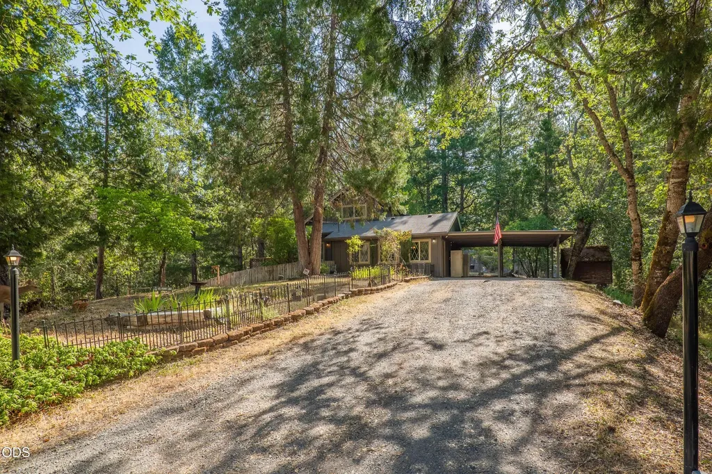 475 Penny Lane Grants Pass OR 97527