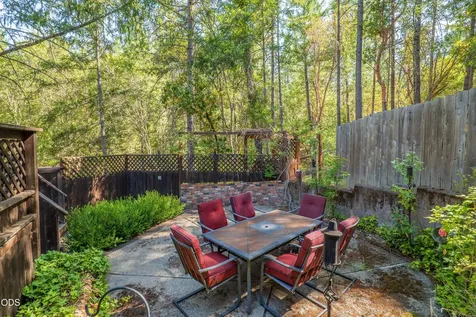 475 Penny Lane Grants Pass OR 97527