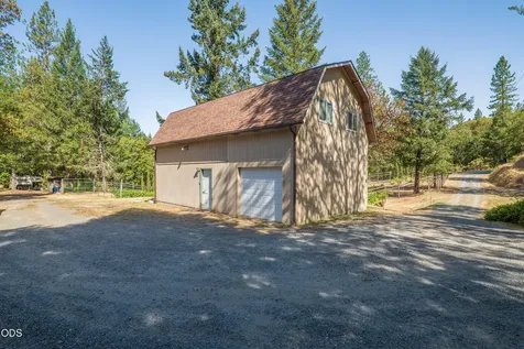 475 Penny Lane Grants Pass OR 97527